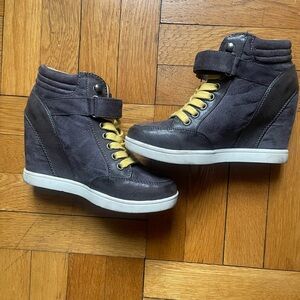 Mad Love High-Top Sneakers - Dark Blue and Mustard